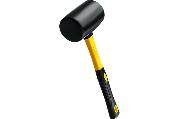 Чёрная резиновая киянка STAYER 450г, с фиберглассовой рукояткой
